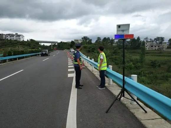 郑州高速公路钢护栏