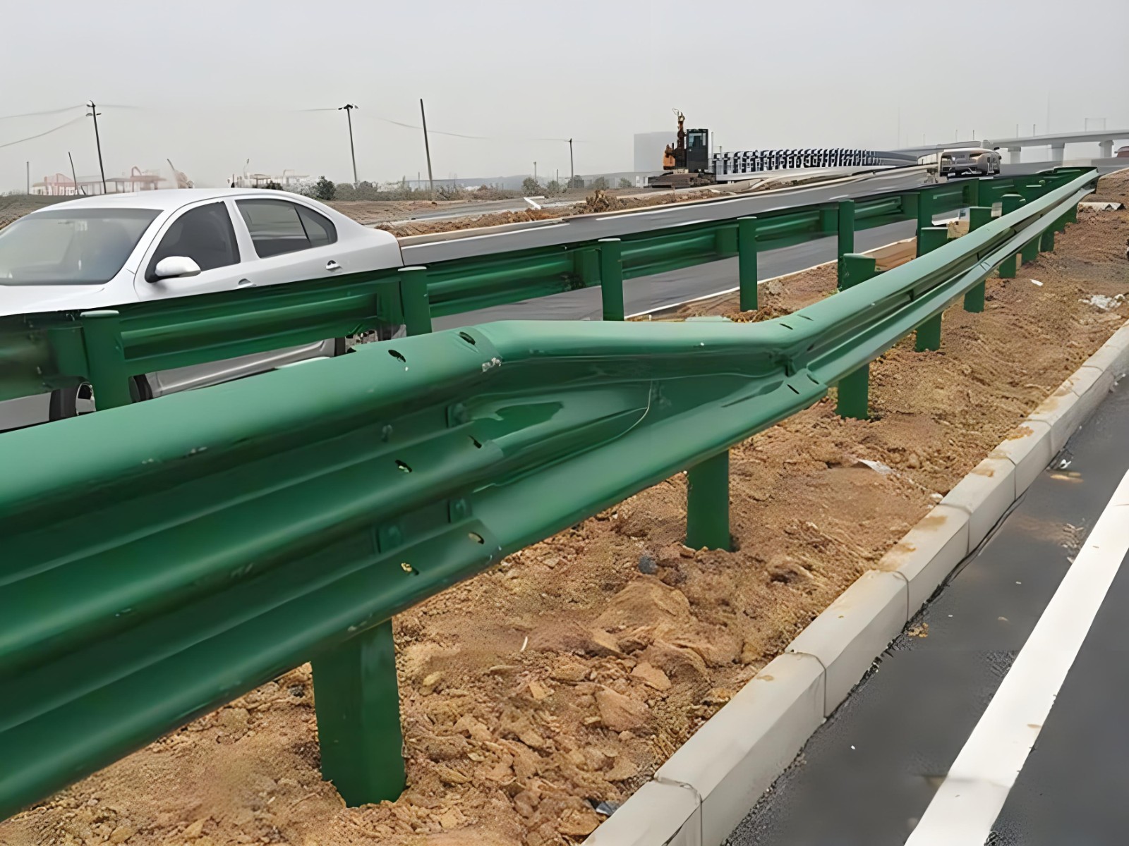 郑州高速波形护栏板日常维护方案确保道路安全新举措